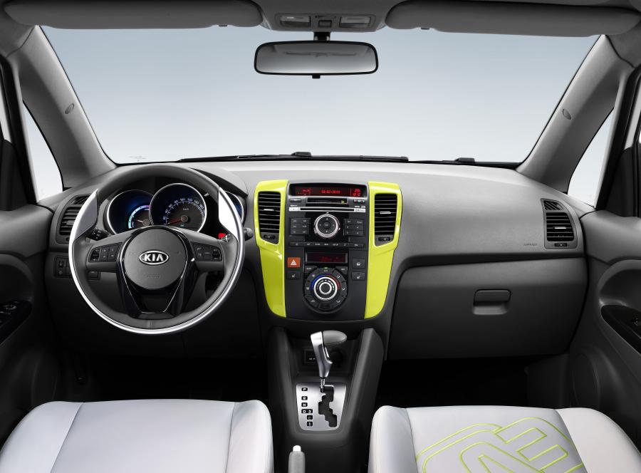  Kia Venga Plug-In Electric Concept 2010 года  (фото 3 из 12)
